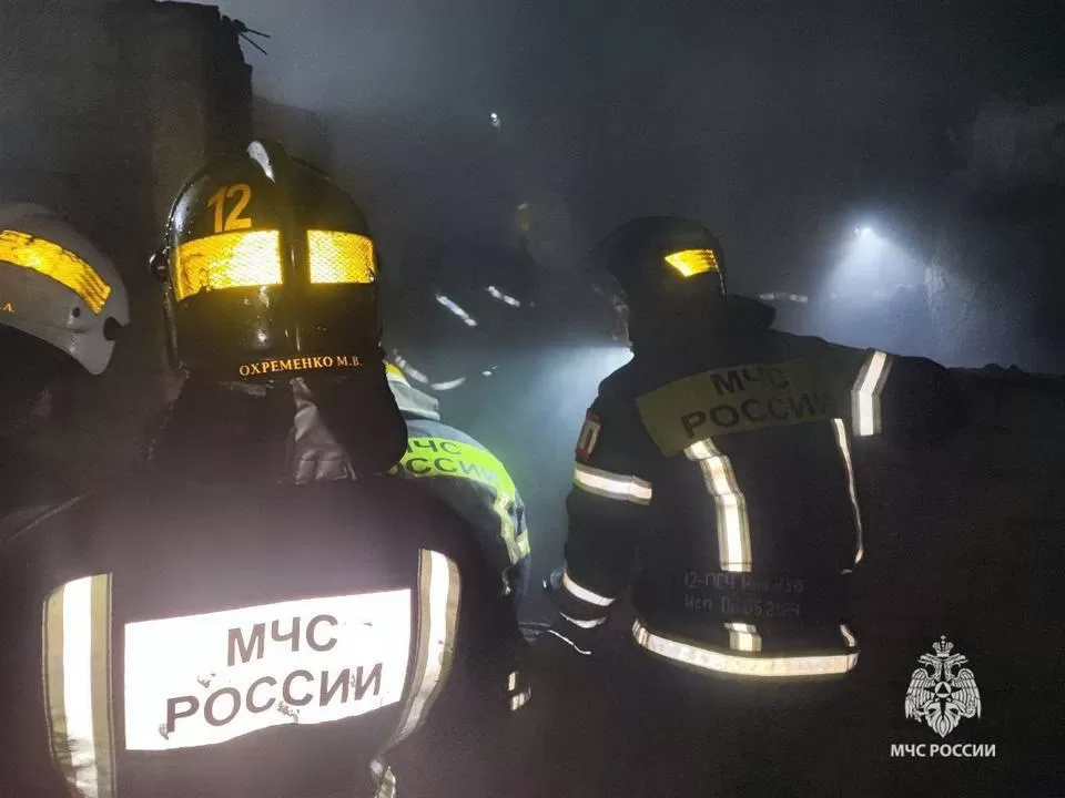 Работники МЧС России на месте пожара / Фото иллюстративное: МЧС России