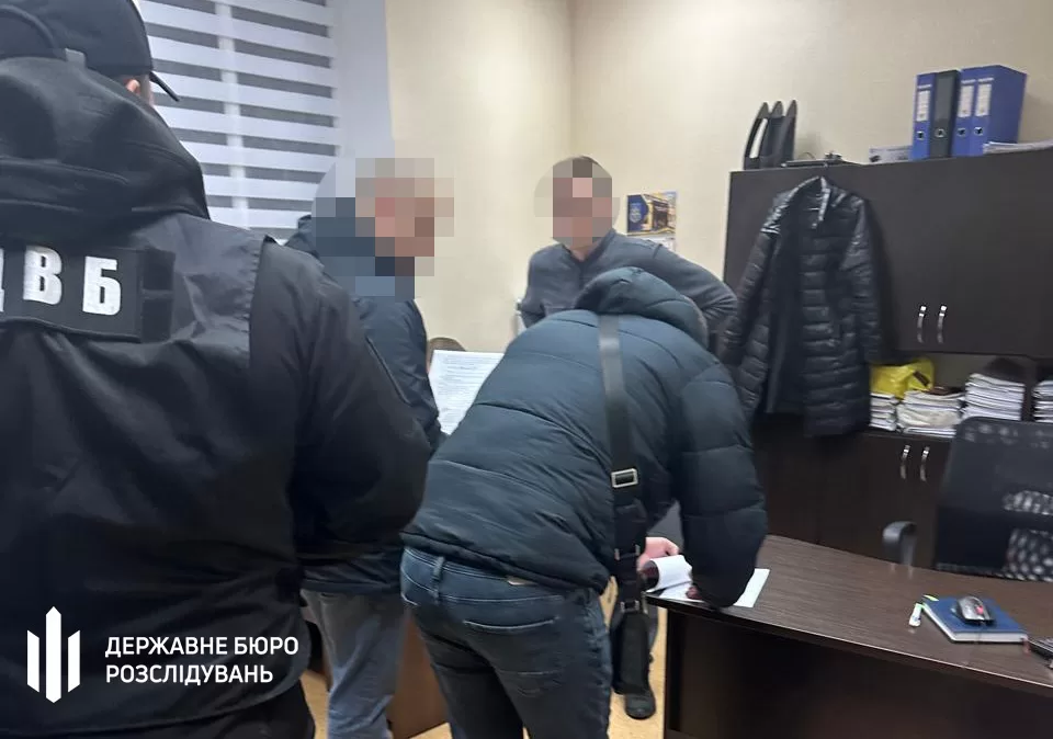 У Запоріжжі перед судом постануть правоохоронці, які вкрали у померлого пенсіонера майже 800 тисяч гривень / Фото: ДБР