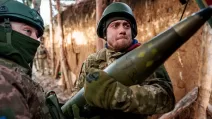 Украинские официальные лица и солдаты говорят, что чешская инициатива помогла ликвидировать дефицит боеприпасов / Фото AP