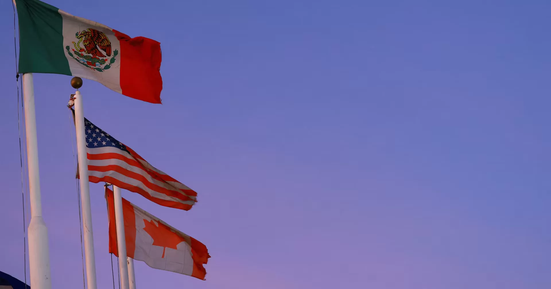Прапори Мексики, США та Канади майорять у Сьюдад-Хуаресі, Мексика, 1 лютого 2025 року / Фото Reuters