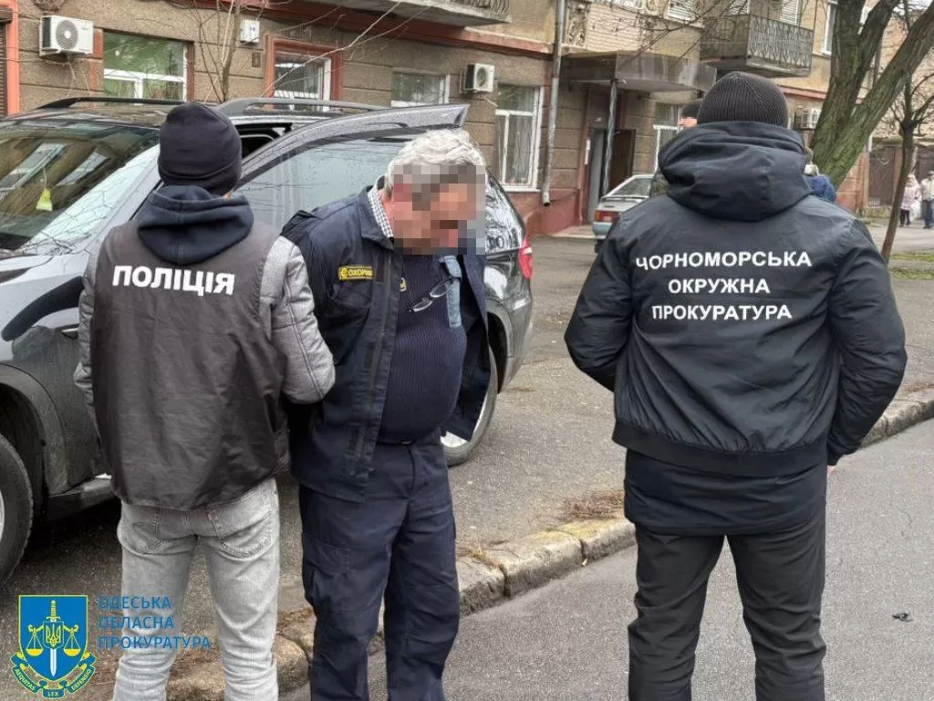 Задержание подозреваемого в организации схемы для уклонистов в Одессе / Фото: Одесская областная прокуратура