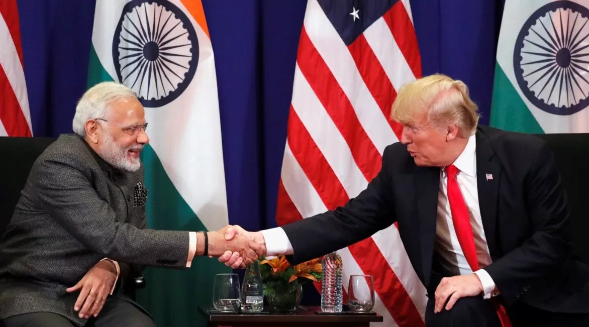 Президент США Дональд Трамп тисне руку прем’єр-міністру Індії Нарендра Моді, листопад 2017 рік / Фото: Reuters