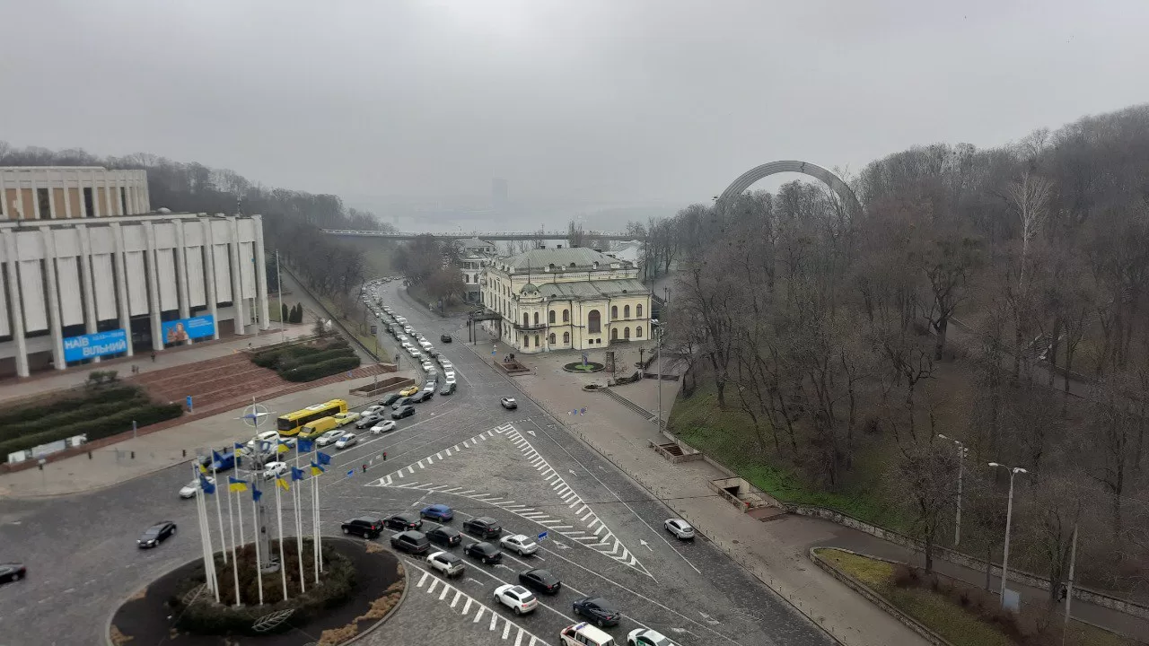 Вид из окна гостиницы «Днепр» на Крещатике / Фото: Главное в Украине