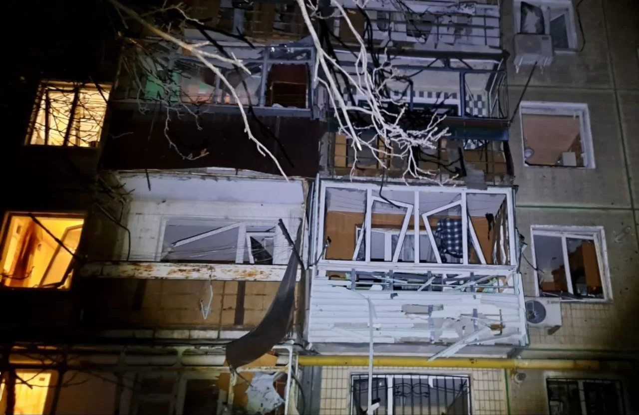 Поврежденный в результате обстрела дом на Днепропетровщине / Фото: ДнепрОГА