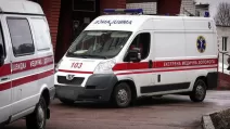Машины «скорой» возле больницы в Херсоне / Фото: khersonline.net