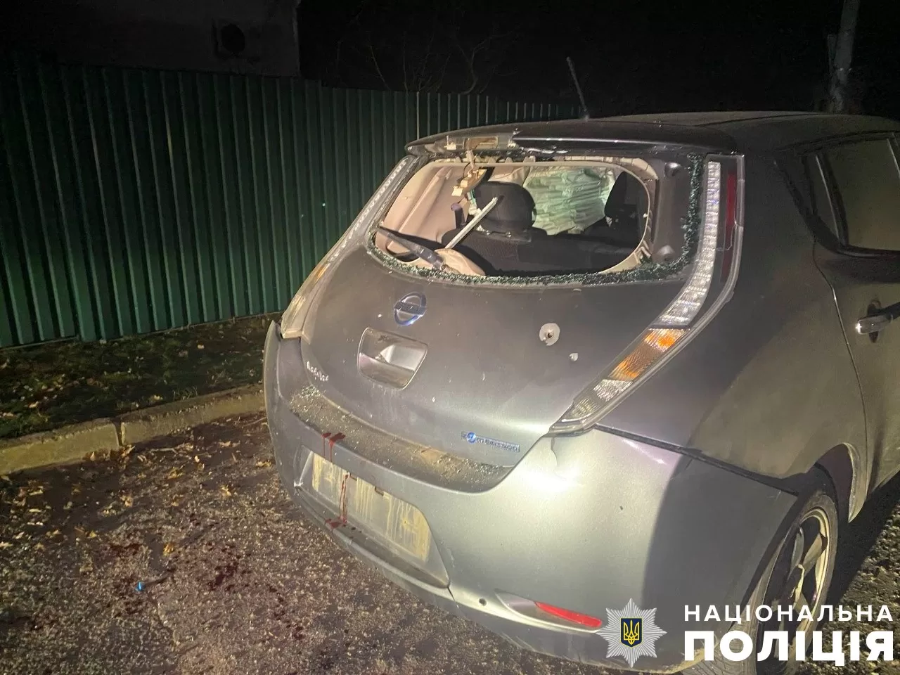 Поврежденная во время обстрела Херсонщины машина / Фото: Нацполиция