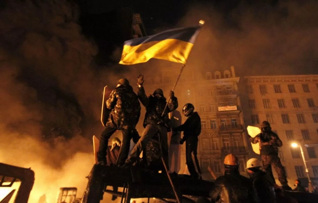 Кадр из фильма "Winter On Fire"