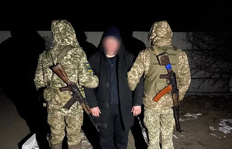 Прикордонники врятували жителя Дніпропетровської області, який дві доби блукав лісом у прикордонні / Фото: ДПСУ