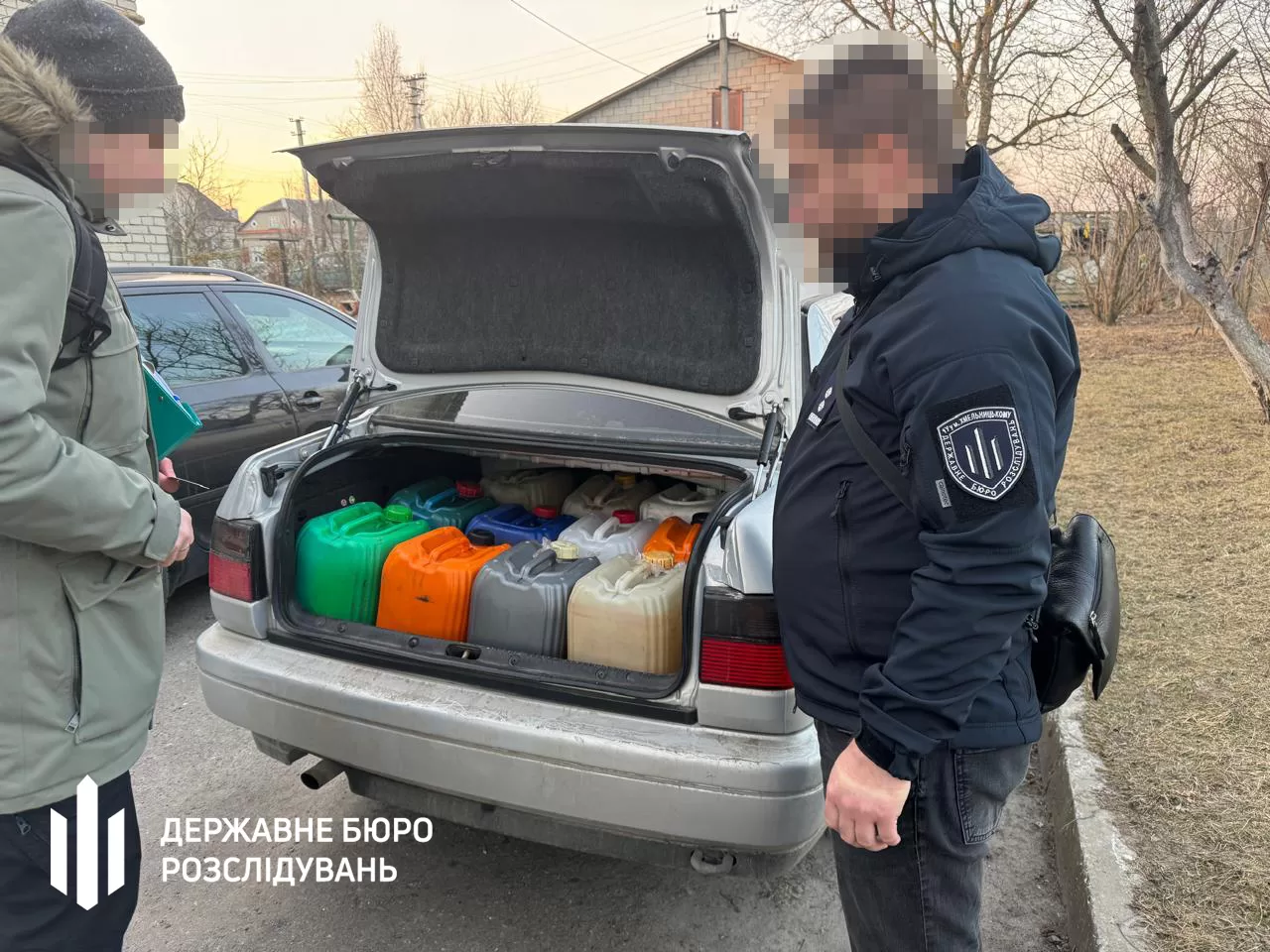 В Ровенской области в воинской части разворовывали топливо / Фото: ГБР