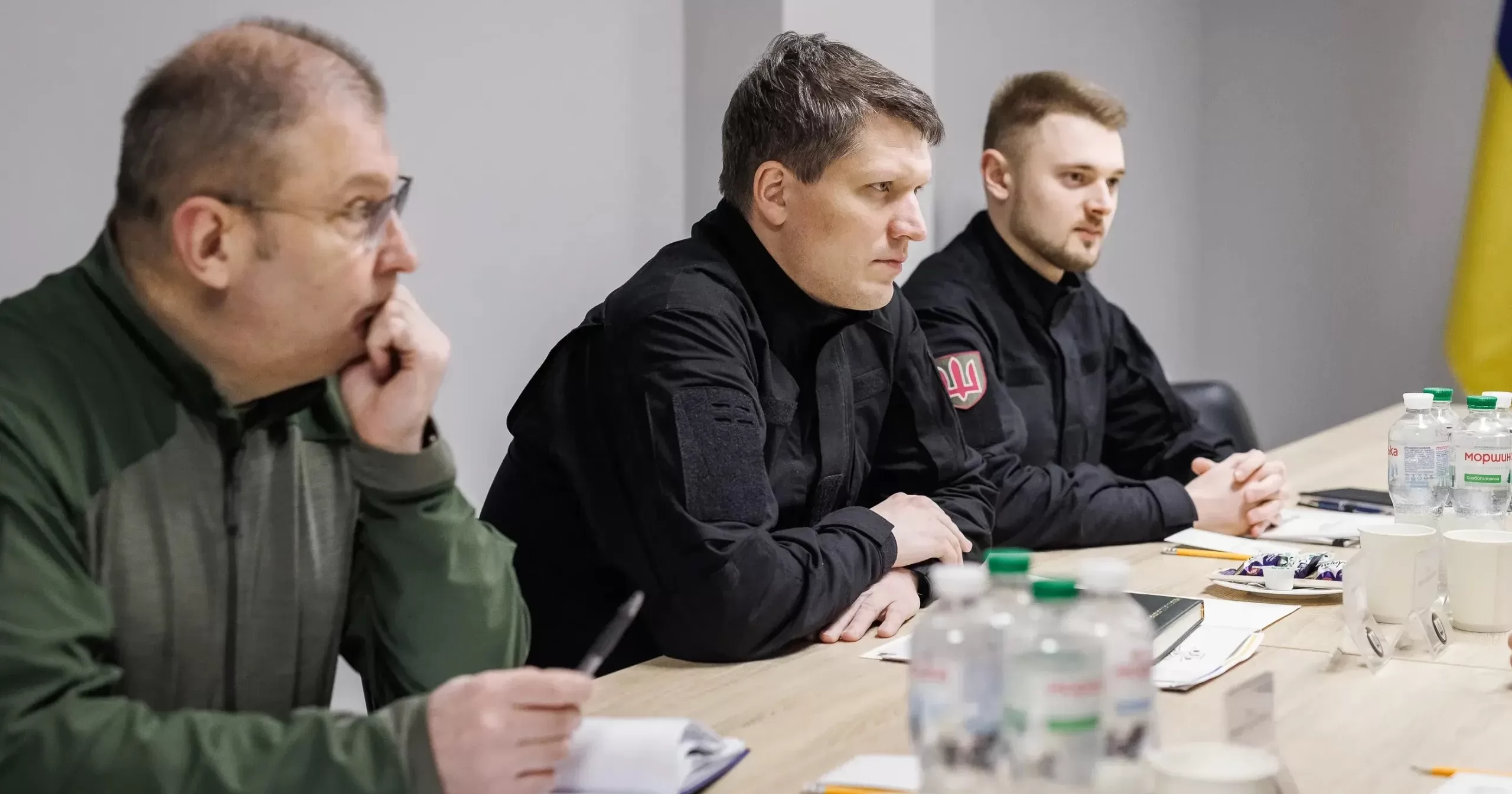 Сергій Боєв (у центрі) під час зустрічі зі спецпредставником президента Франції з питань допомоги та відновлення України П’єром Ельброном / Фото Міноборони