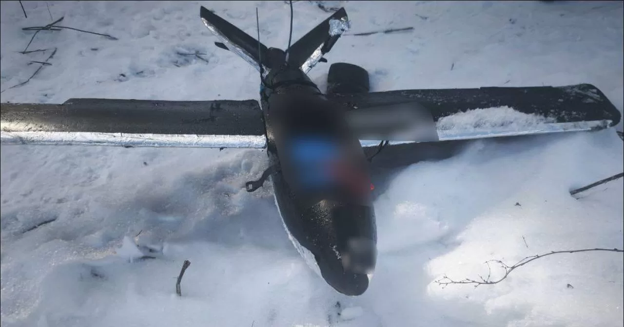 Баражуючий боєприпас типу “привет-82”. Ці дрони запускаються з катапульти і можуть нести понад 5 кг вибухівки та долати до 30 км / Фото ДПСУ