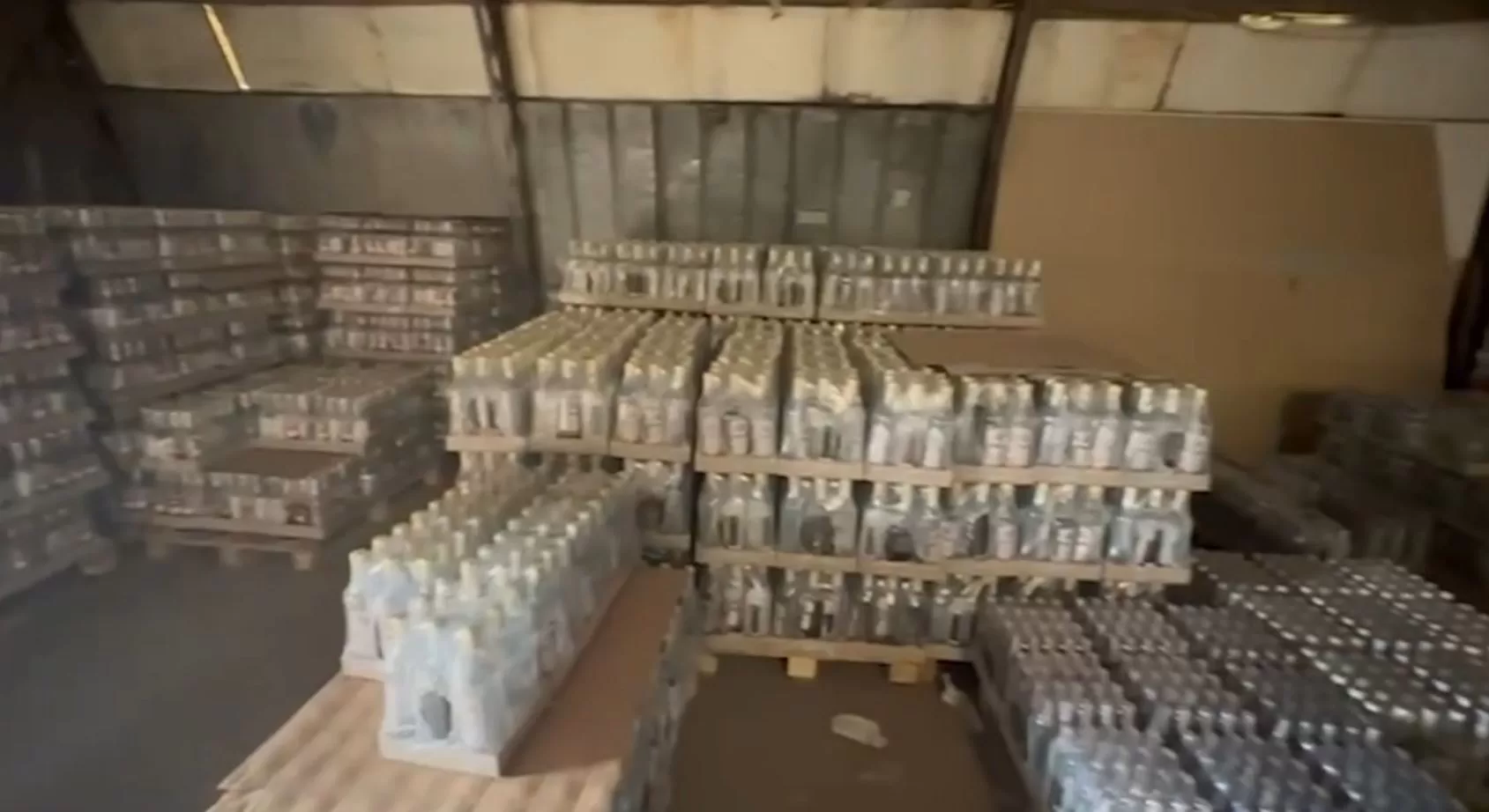 Контрафактний алкоголь / Кадр з відео