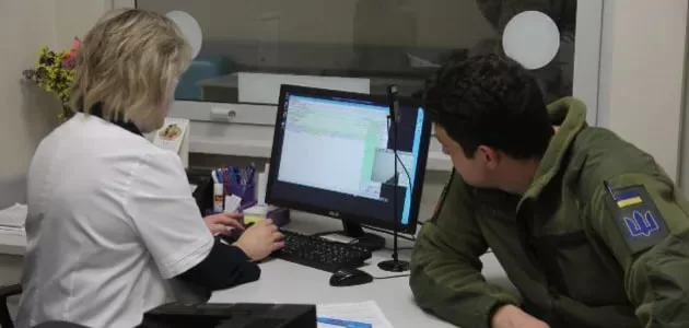 Мужчина проходит ВВК / Фото: АрмияInform