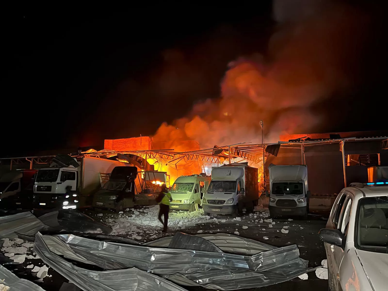 Пожежа на місці удару по Сумах / Фото: Поліція Сумської області