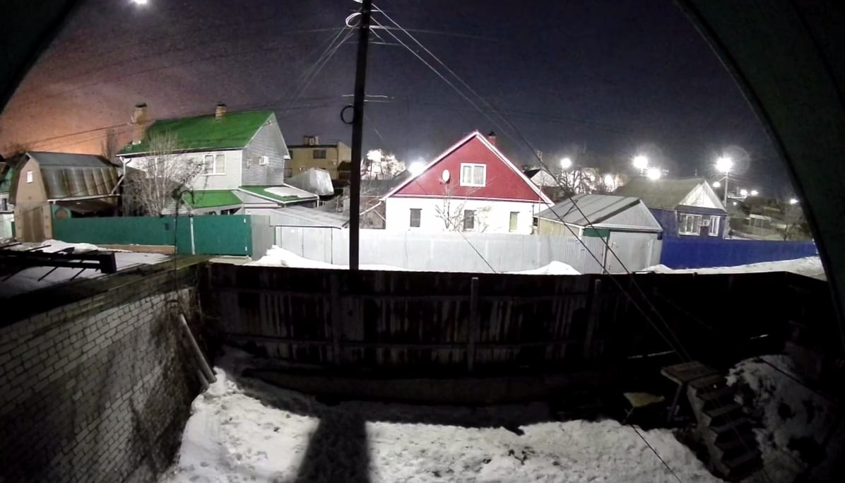 Спалах у небі після атаки БпЛА на Новокуйбишевський НПЗ / Скриншот