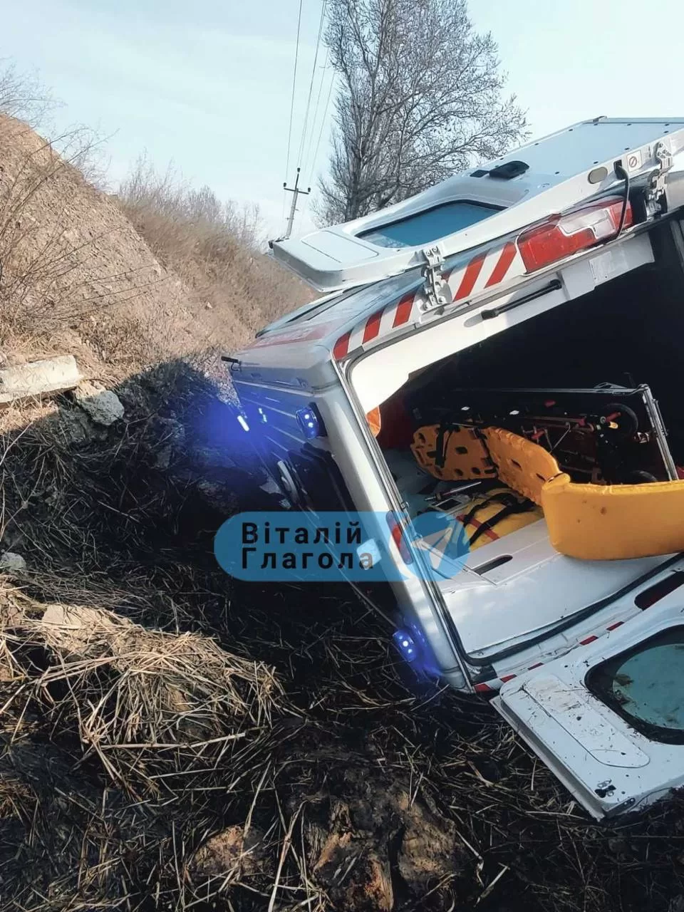 “Швидка” з пацієнтом вилетіла з дороги (ФОТО)