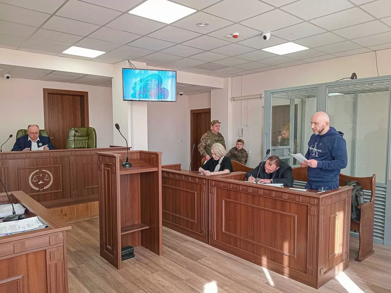 Святошинский районный суд Киева продлил арест бывшему судье Алексею Тандыру / Фото: Ґрати