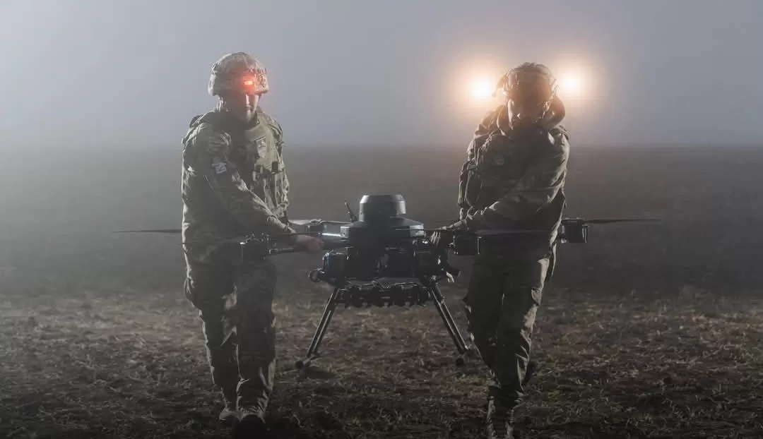 Операторы дрона-бомбера / Фото: Генштаб ВСУ