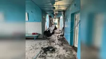 Зруйноване приміщення лікарні на Харківщині / Фото: Віктор Коваленко