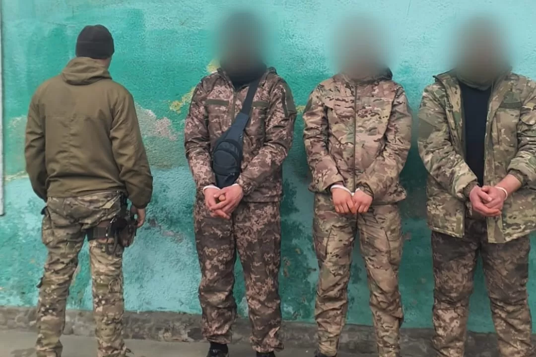 У Карпатах піймали мандрівників, які маскувалися під прикордонників / Фото: ДПСУ