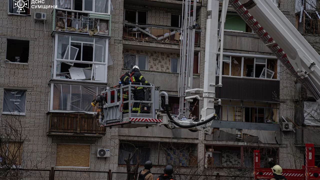 Consequences of a missile strike on Sumy / Photo: SES