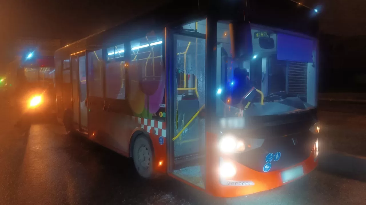 У Харкові з пневматики обстріляли автобуси / Фото: Поліція Харківщини