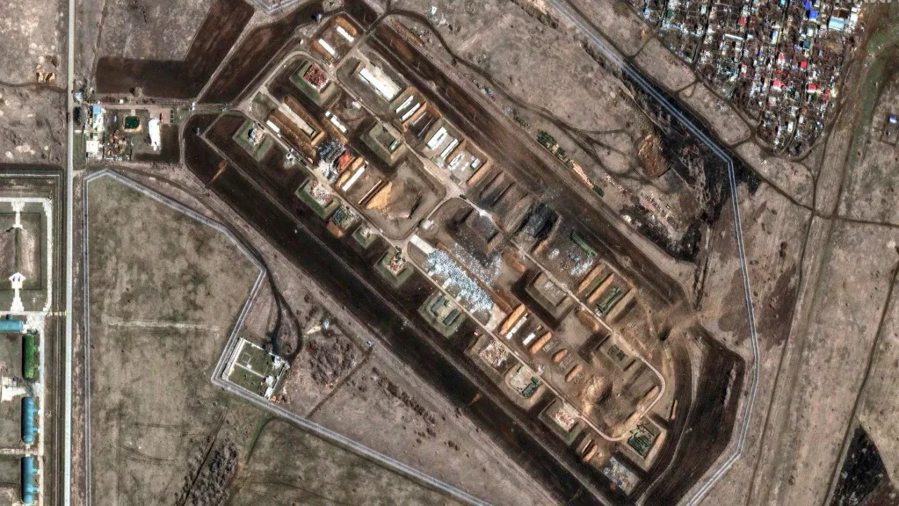 Consequences of the strike on Engels aerodrome on 20 January 2025 / Photo by Maxar