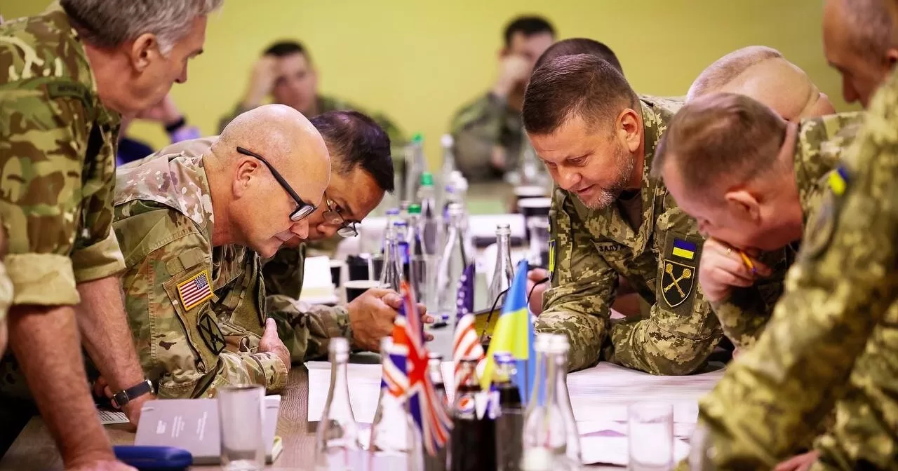 Українські, американські та британські військові лідери під час зустрічі в Україні у серпні 2023 року / Фото Facebook Валерій Залужний