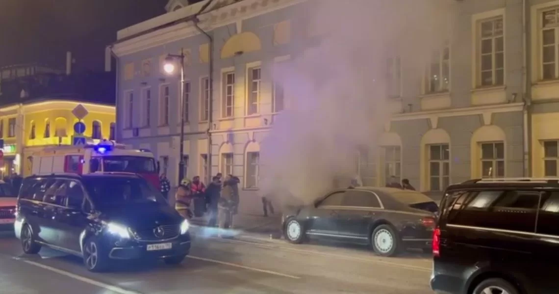 За попередніми даними, машина належить Управлінню справами президента РФ / Скриншот відео