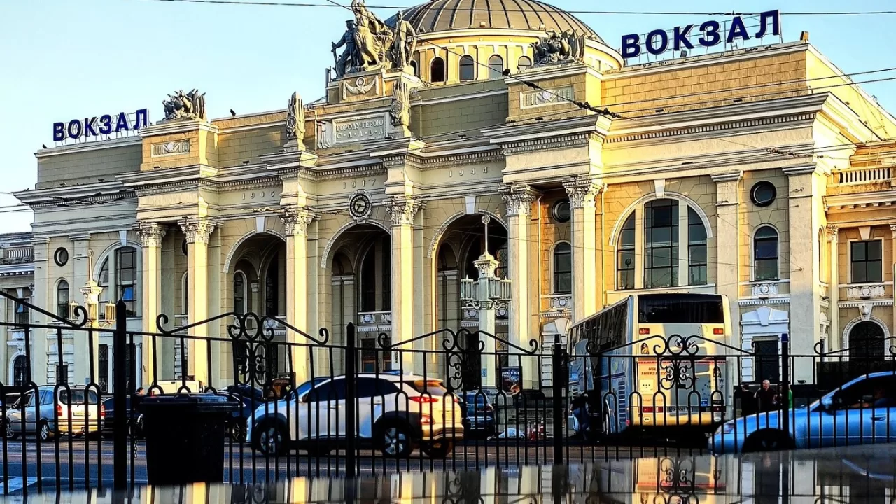 Odesa. Railway station / Photo by Roksolana Pypchak