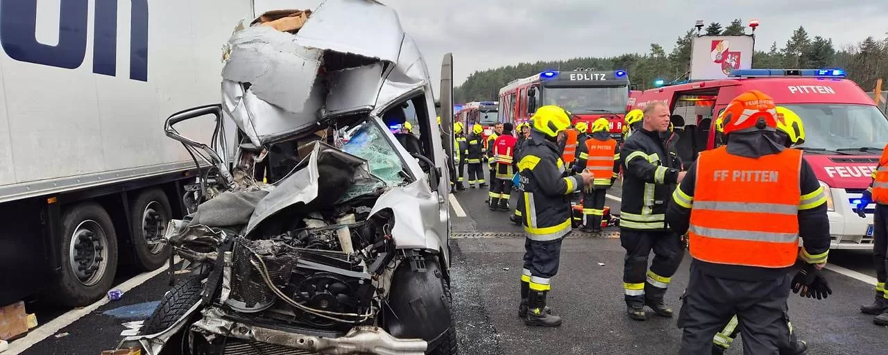 Четыре украинки погибли в автокатастрофе в Австрии / Фото: noe.orf.at