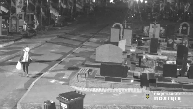 У Вінниці пограбували могилу азовця Назарія "Грінка" Гринцевича / Фото: Поліція Вінниччини