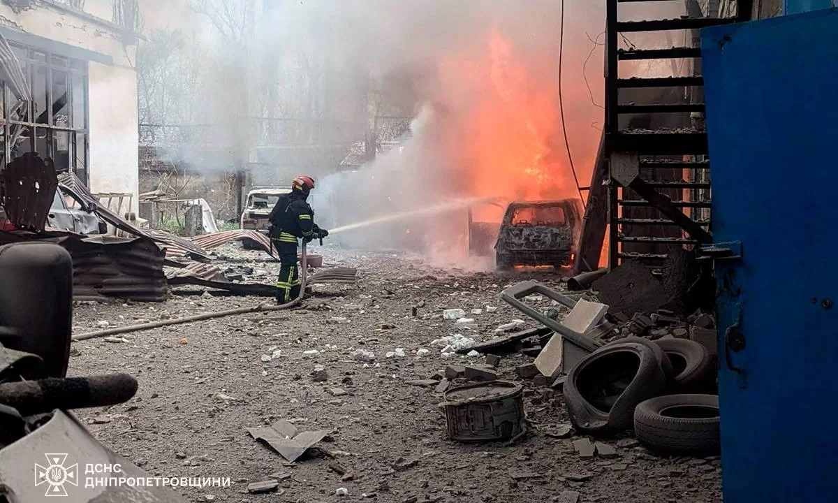 Four civilians were killed and ten injured in a missile attack on Kryvyi Rih / Photo: SES