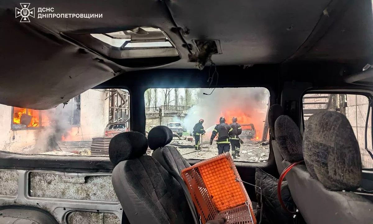 Наслідки російського обстрілу Кривого Року / Фото: ДСНС