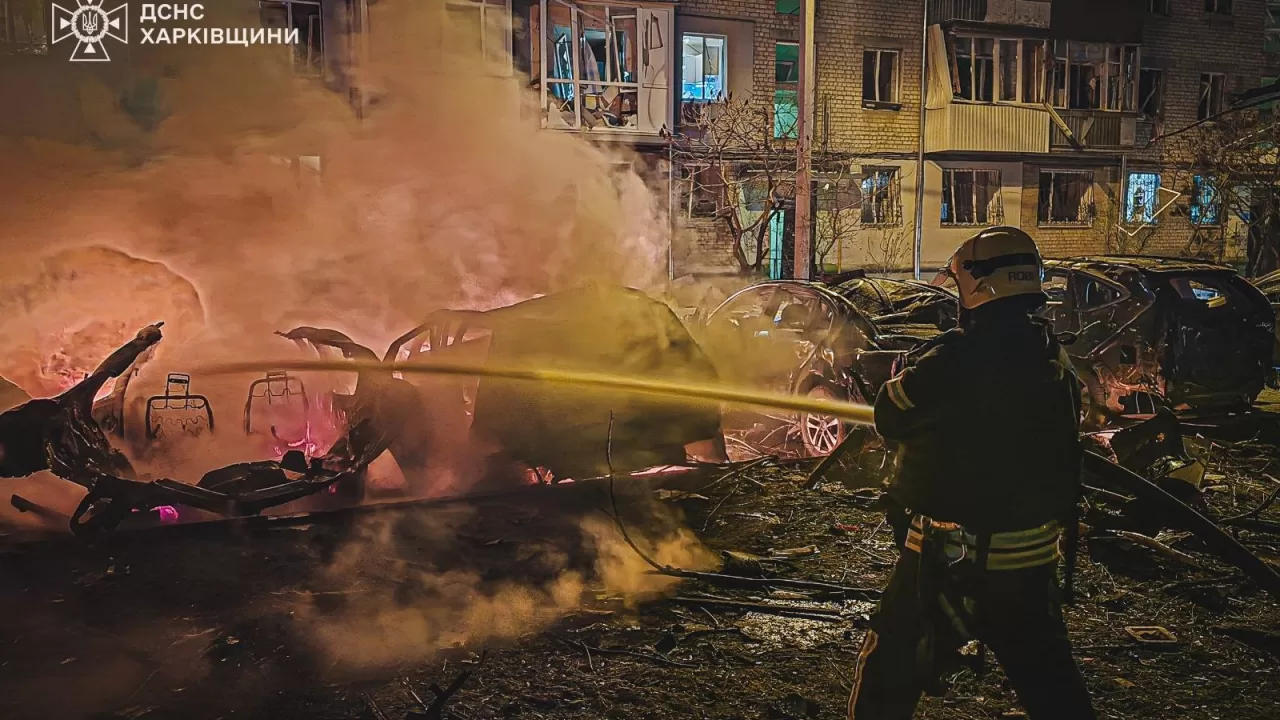 Пожежа внаслідок атаки БпЛА на Новобаварський район Харкова / Фото: ДСНС