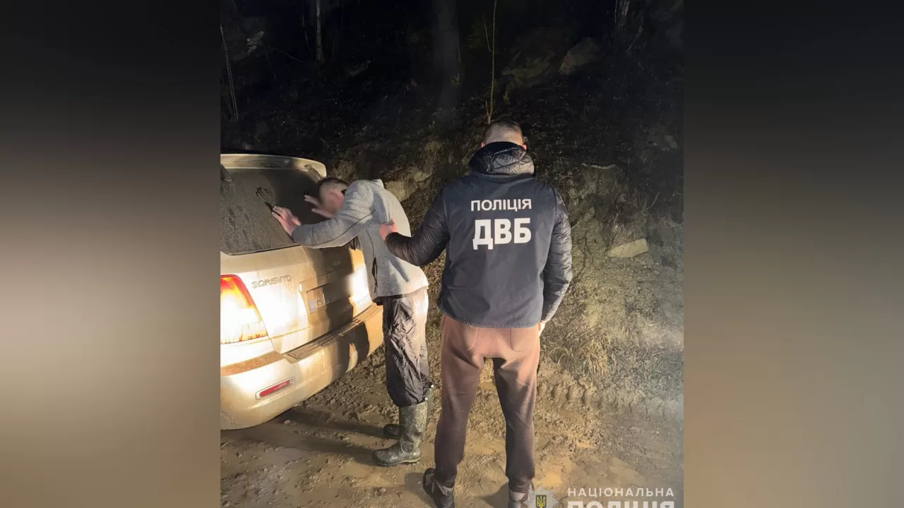 На Івано-Франківщині затримали організаторів каналу для ухилянтів / Фото: Нацполіція