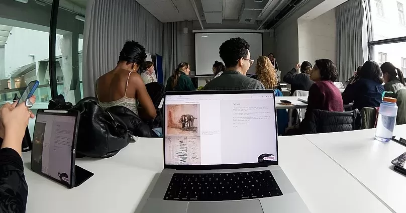 Щоб брати участь у заняттях, Флінн повинен бути налаштований для кожного заняття / Фото К’яра Крістлер