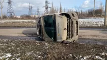 Автомобиль «Укрпочты», в который попал вражеский дрон в районе Покровска / Фото «Укрпочта»