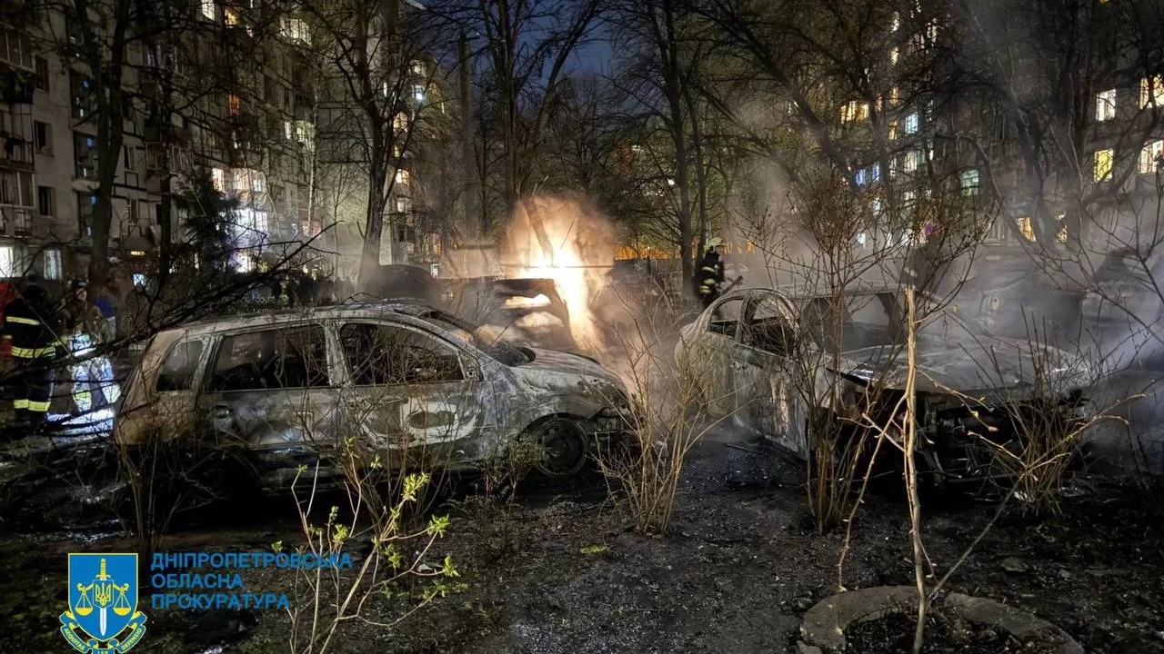 Наслідки обстрілу Дніпра / Фото: Дніпропетровська обласна прокуратура