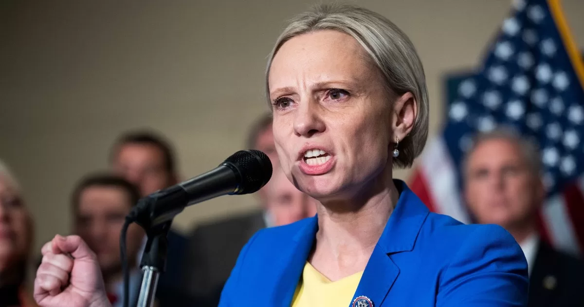 Вікторія Спартц, конгресвумен-республіканець і американка українського походження, виступила проти російського вторгнення під час прес-конференції в Рейберн Білдінг 1 березня 2022 / Фото CNN