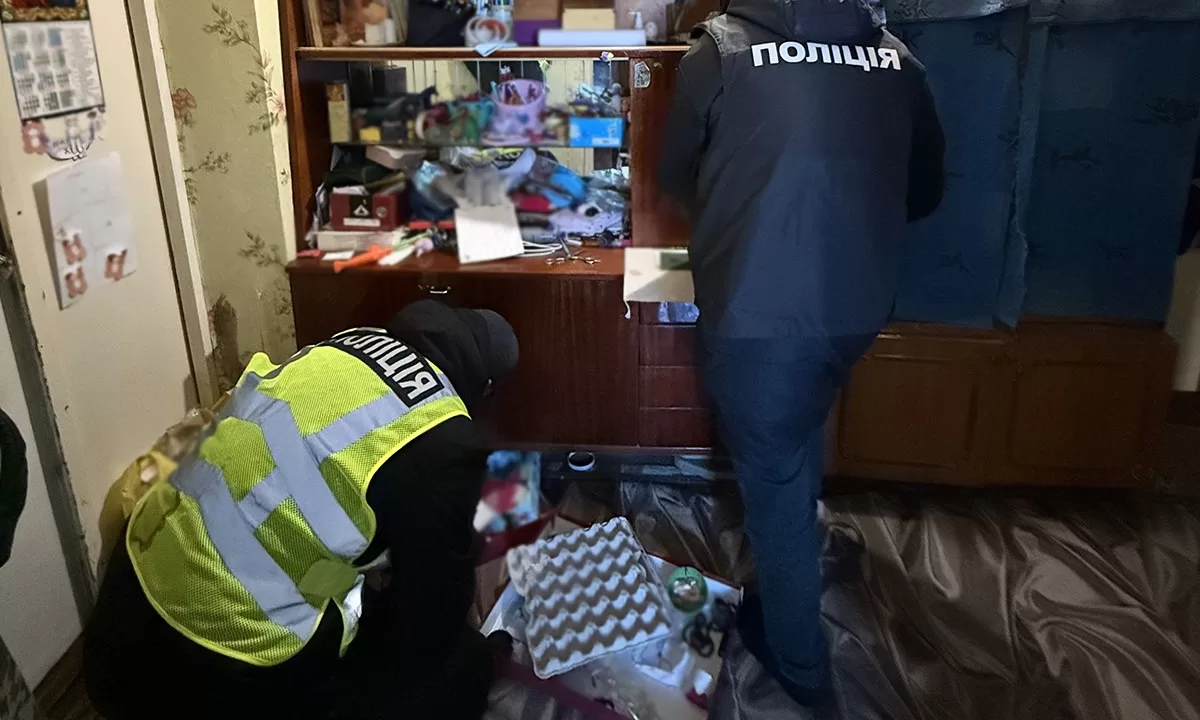 Обыски у участников схемы для уклонистов / Фото: Полиция Житомирской области