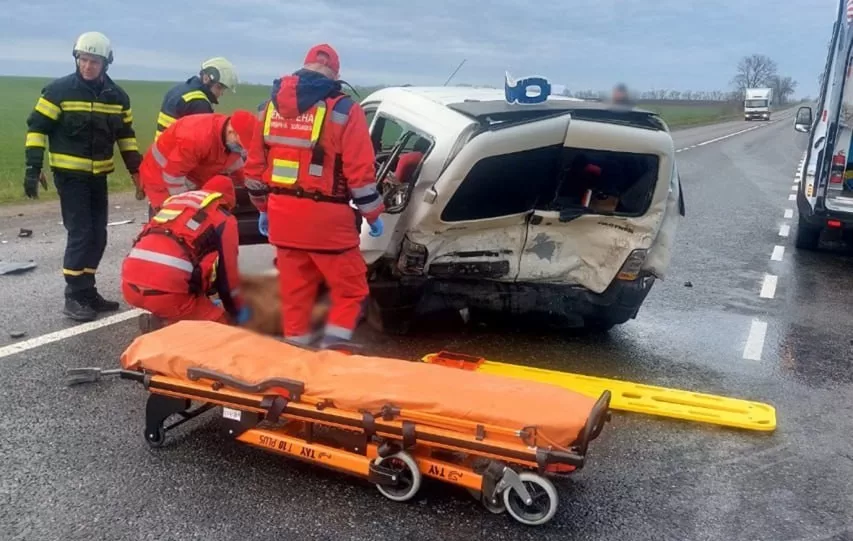 Поврежденная в ДТП машина в Черкасской области / Фото: Полиция Черкасской области