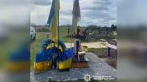 На Харківщині чоловікові інкримінують наругу над могилою воїна / Фото: Поліція Харківщини