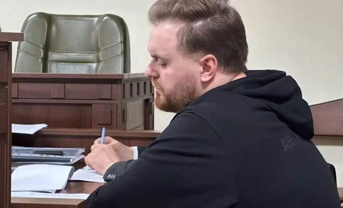 Макс Назаров (Максим Диордица) в Соломенском районном суде Киева / Фото: Радио Свобода