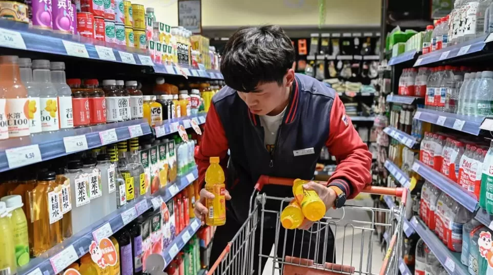 Пекін відреагував на нові мита США, які вже сягнули 245% для деяких китайських товарів / Фото: AFP