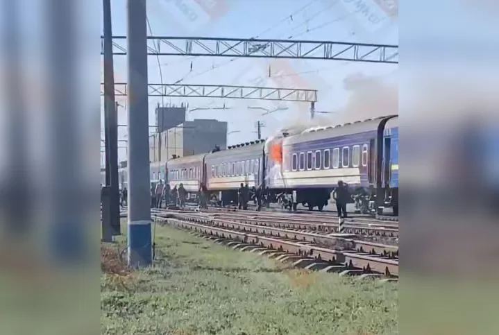 Железнодорожник погиб из-за пожара в поезде Сумы - Киев / Фото: Telegram «Інша Думка»