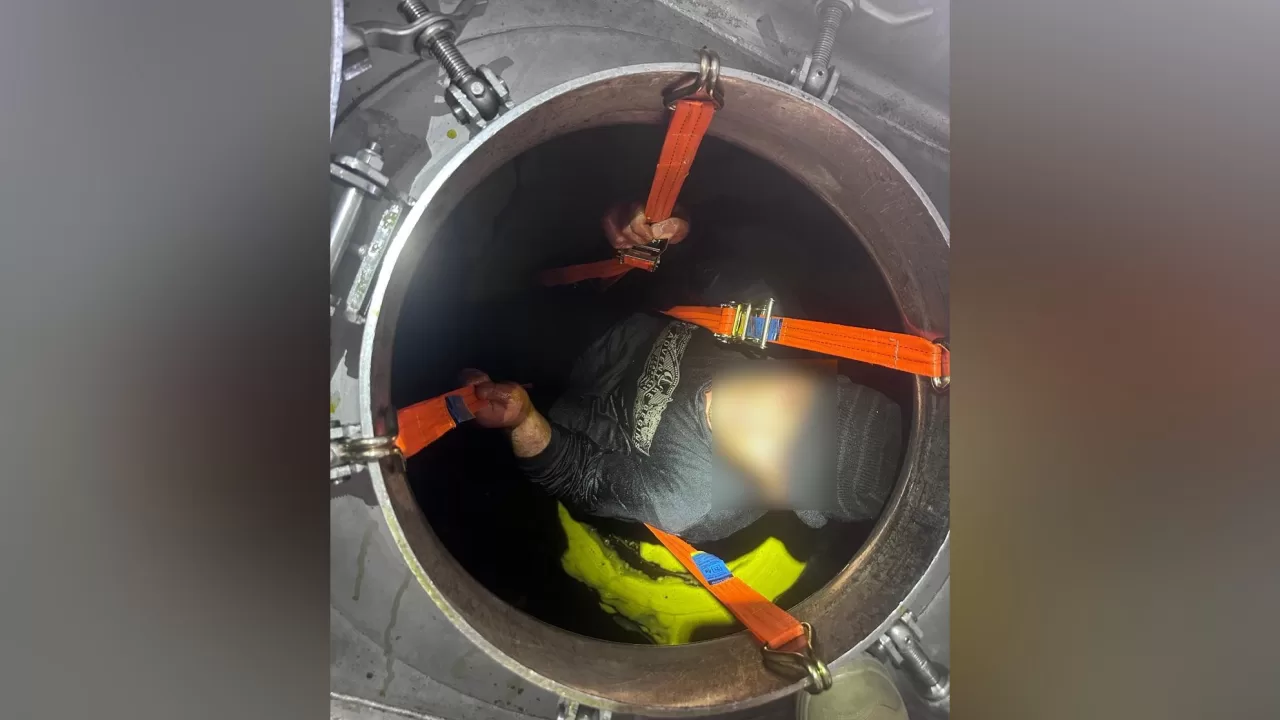 Гражданин Молдовы пытался вывезти из Украины мужчину в цистерне с маслом / Фото: ГПСУ