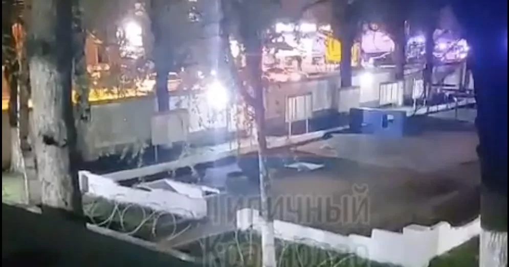 Военная комендатура окружена силами Росгвардии и полицией / Скриншот видео