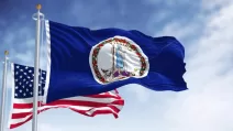 Флаг Вирджинии на фоне флага США / Фото flagpolesetc.com