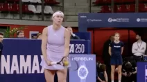 В полуфинале турнира WTA в Руане Элина Свитолина уверенно одолела румынку Элену-Габриэлу Русе / Скриншот видео